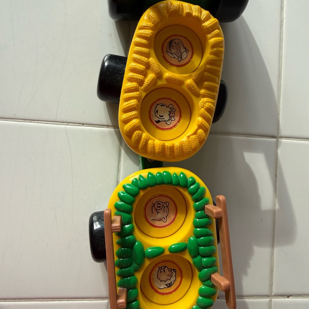 Vintage John Deere Pull-Along Animal Hayride Tractor Toy Tomy ERTL - No Sound - Picture 9 of 9